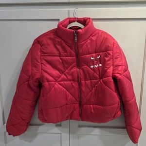 Women's Full Zip Cropped Chicago Bulls Puffer Jacket Wear By Erin Andrews NWT